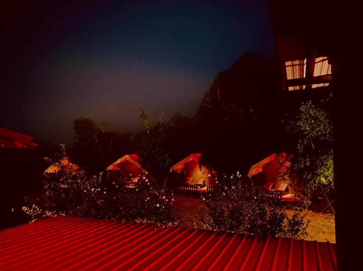 Hotel Samskara & Samsara à Lansdowne Extérieur photo