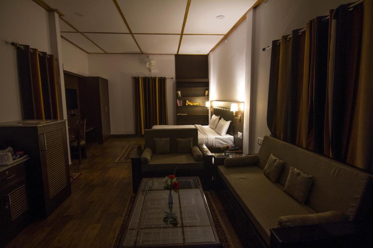 Hotel Samskara & Samsara à Lansdowne Extérieur photo